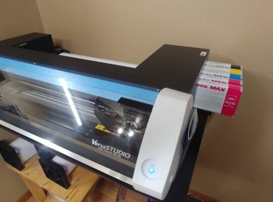 Roland VersaSTUDIO BN 20 Desktop Inkjet Printer Cutter