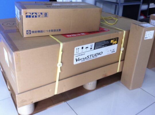 Roland VersaSTUDIO BN 20 Desktop Inkjet Printer Cutter