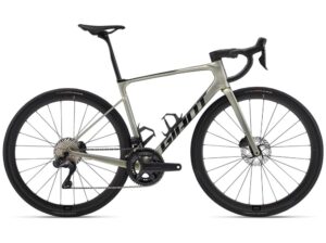 2024 Giant Defy Advanced SL 1 (PIENARBIKESHOP)